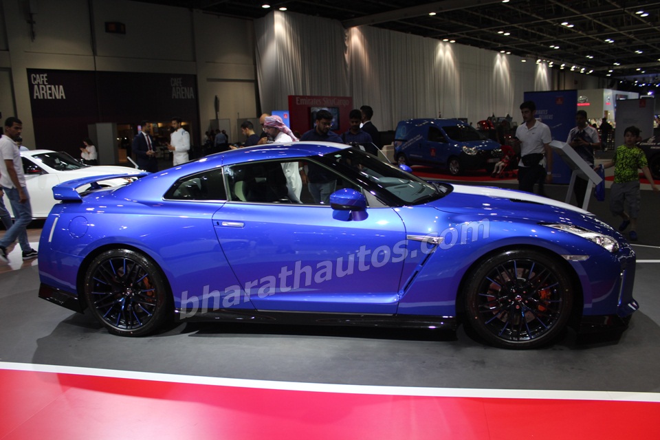 2020-nissan-gtr-50th-anniversary-edition-side-profile-dubai-motor-show-pictures-photos-images-snaps-gallery