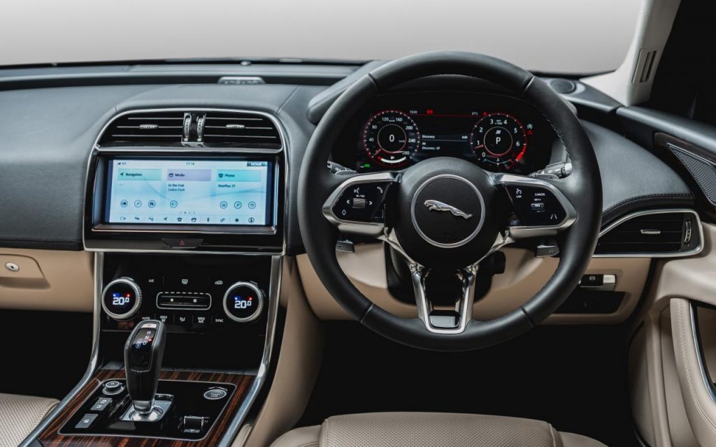 new-jaguar-xe-facelift-interior-dashboard-cabin-inside-india-pictures-photos-images-snaps-gallery