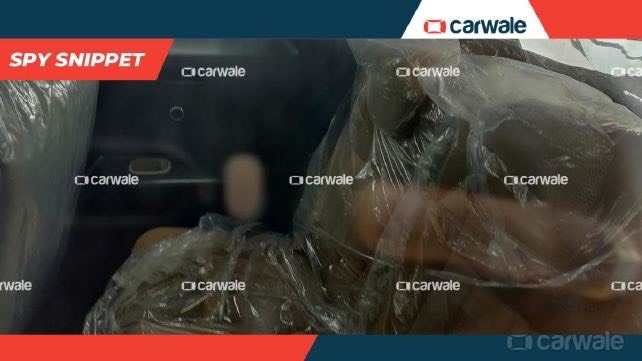 2020-mahindra-xuv500-last-third-row-seating-pictures-photos-images-snaps-gallery