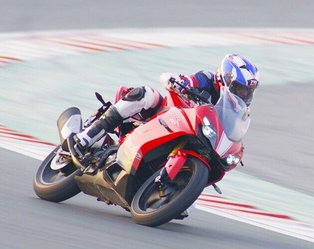 2020-tvs-apache-rr-310-facelift-bs6-compliant-front-side-india-pictures-photos-images-snaps-gallery