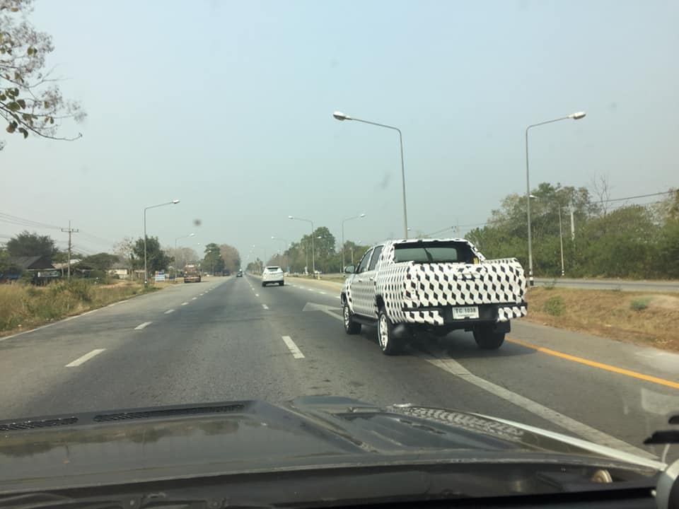 2021-toyota-hilux-pickup-facelift-spied-india-pictures-photos-images-snaps-gallery-video