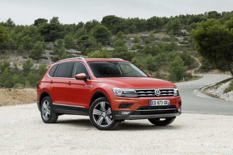 vw-tiguan-allspace-auto-expo-2020-model-india-pictures-photos-images-snaps-gallery